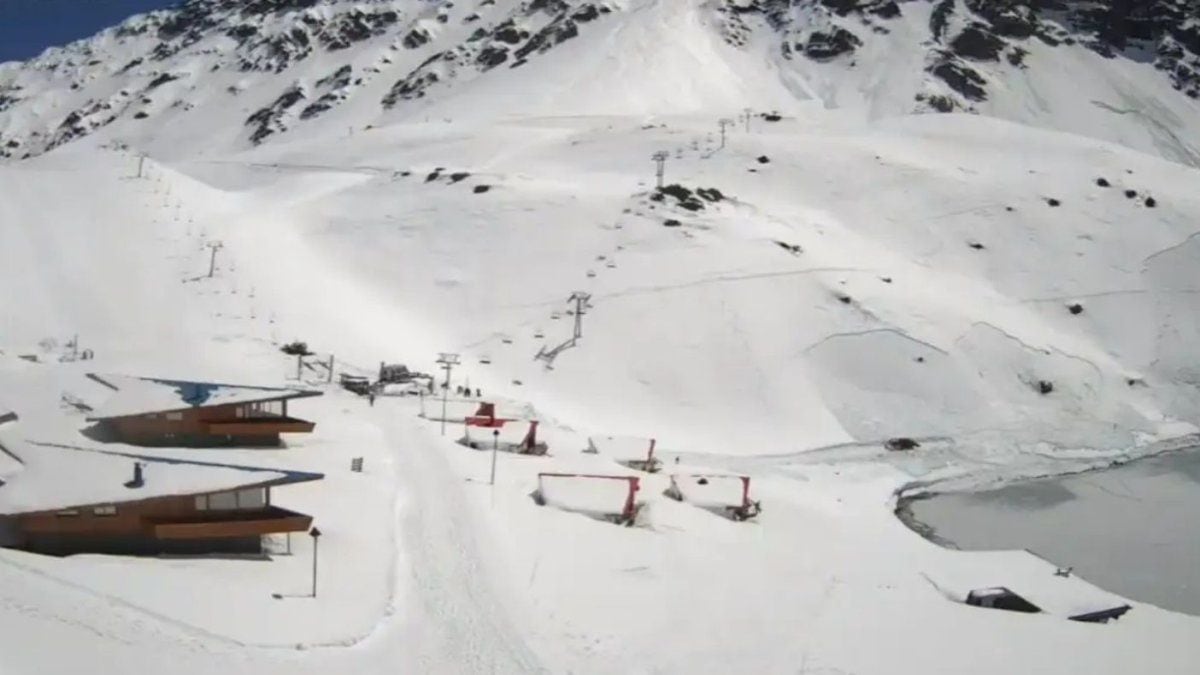 Una avalancha en Portillo dejó tres muertos y cuatro heridos entre excursionistas sin autorización